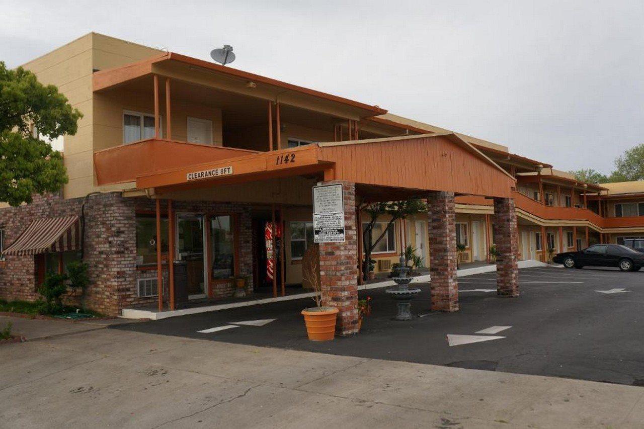 Classic Inn Red Bluff Exterior photo