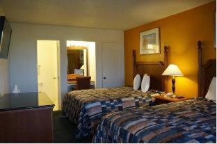 Classic Inn Red Bluff Room photo