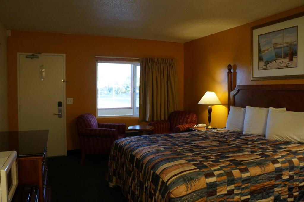 Classic Inn Red Bluff Exterior photo